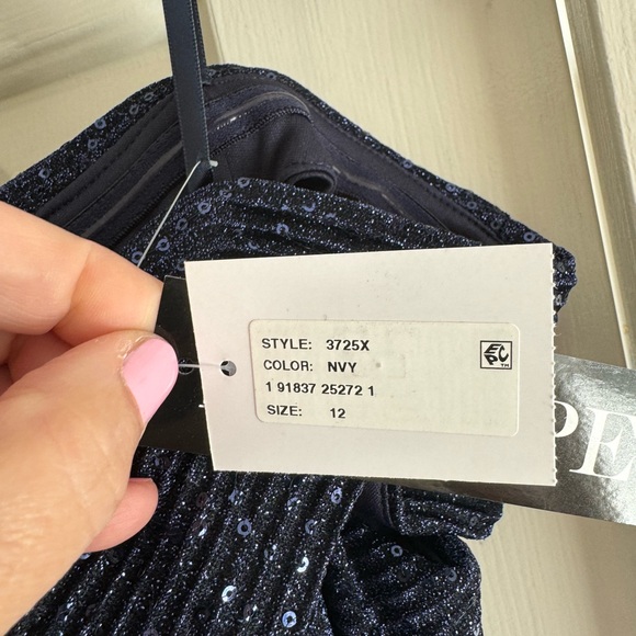 Blue evening gown - Picture 8 of 9